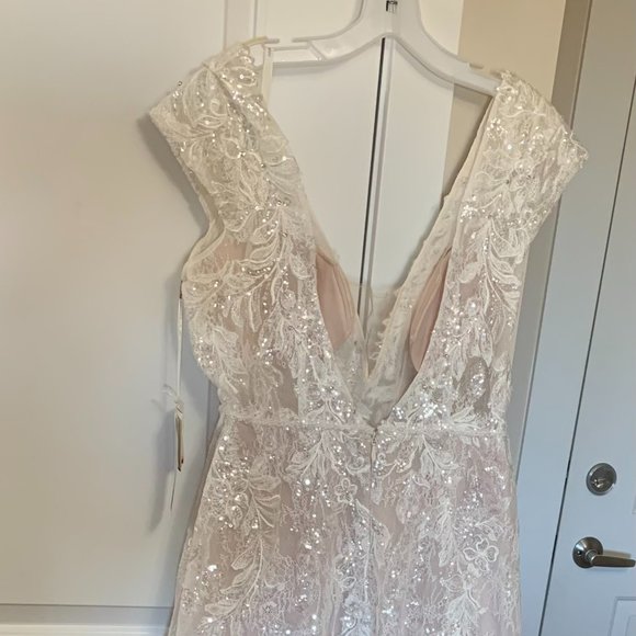 Wedding Dress - Picture 3 of 8